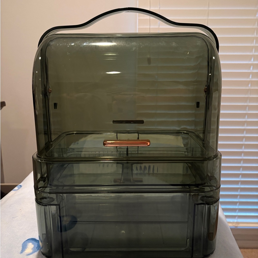 Green Acrylic Makeup Organizer - Picture 6 of 6